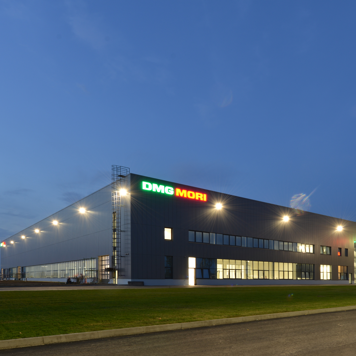 DMG MORI - CNC Machine Building Excellence Center